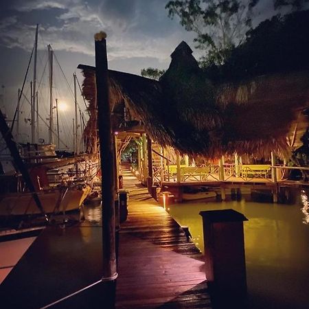 Tortugal Boutique River Lodge Rio Dulce Town Esterno foto