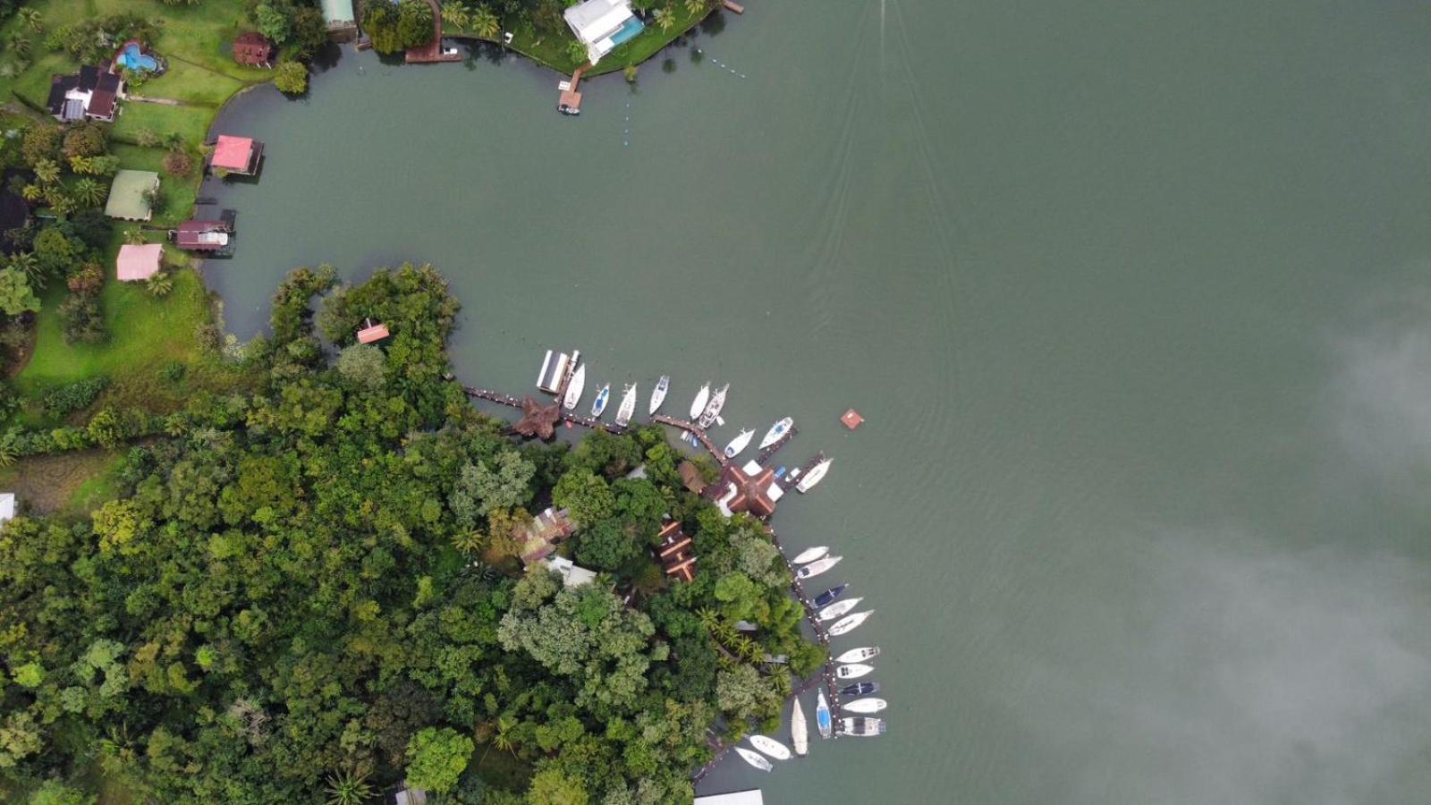 Tortugal Boutique River Lodge Rio Dulce Town Esterno foto